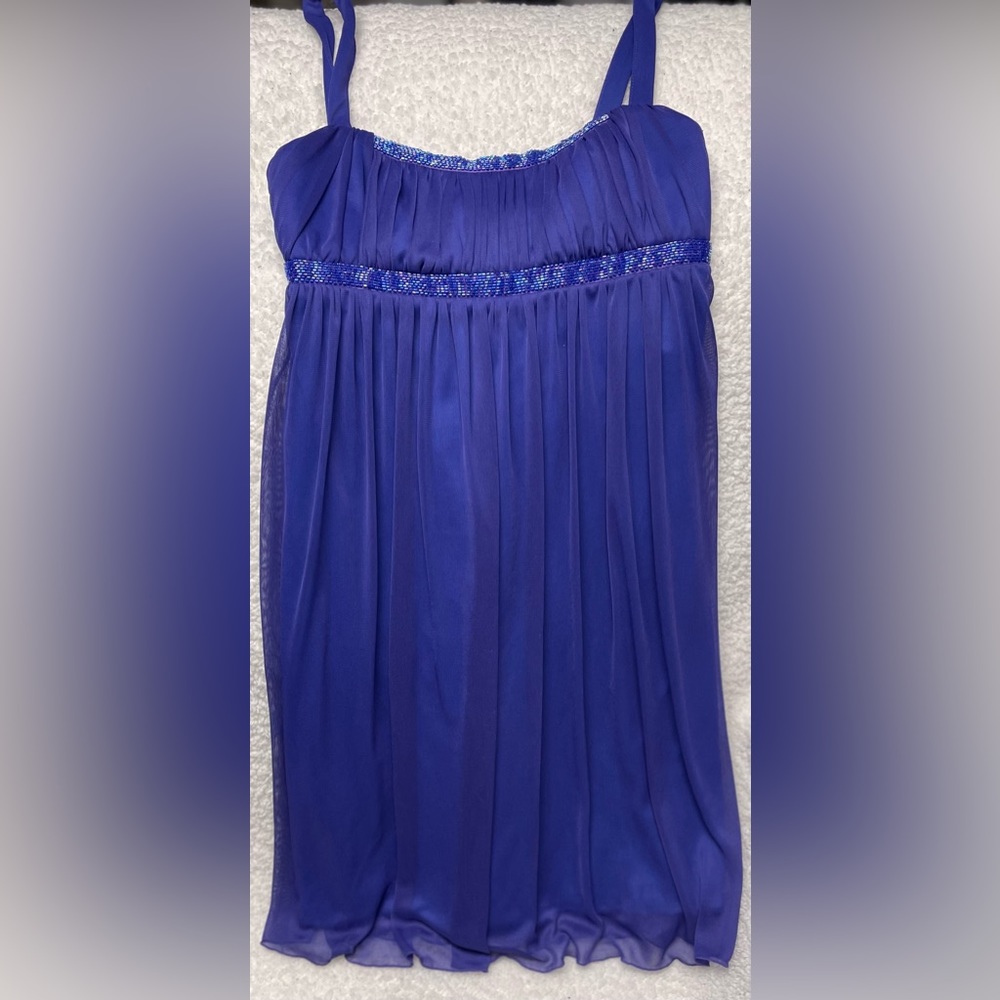 Dress- Short dress size M. Purple with sparkly beaded design. Homecoming ready💙